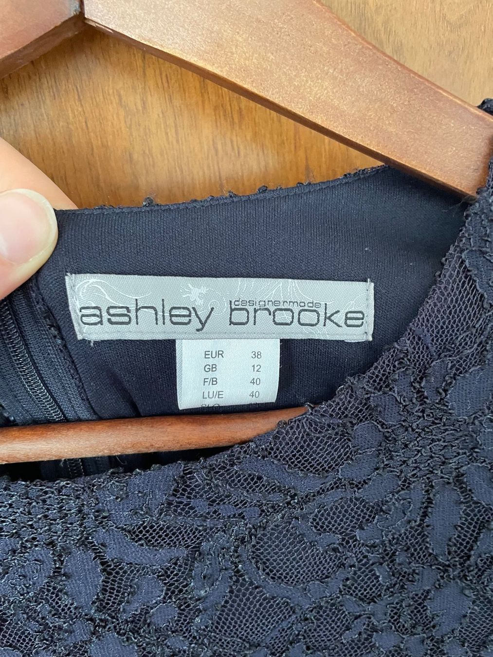 Vestiti: Ashley Brooke Elegantes Spitzenkleid blau Gr. 38 – Usato da Zürich venduto da ElaLeonEla 5