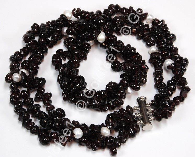 Catenine: Granat - Perlen Collier 3-reihig ca. 47cm – Nuovo e nell'imballaggio originale da Oberglatt ZH venduto da Goldfee1