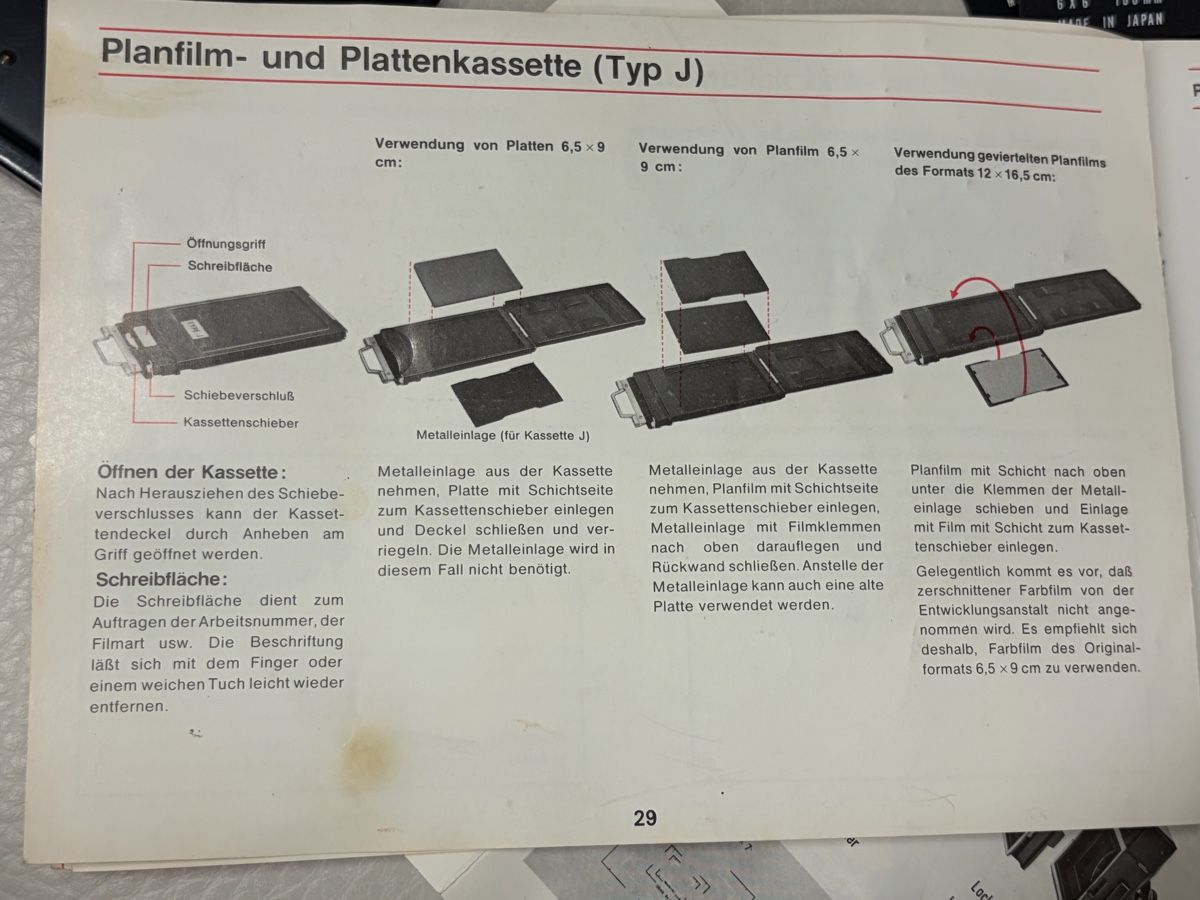 Mamiya Fotocamera: Mamiya Universal Schwarz Mittelformatkamera mit Zubehör – Usato da Dietikon venduto da cre8different 7