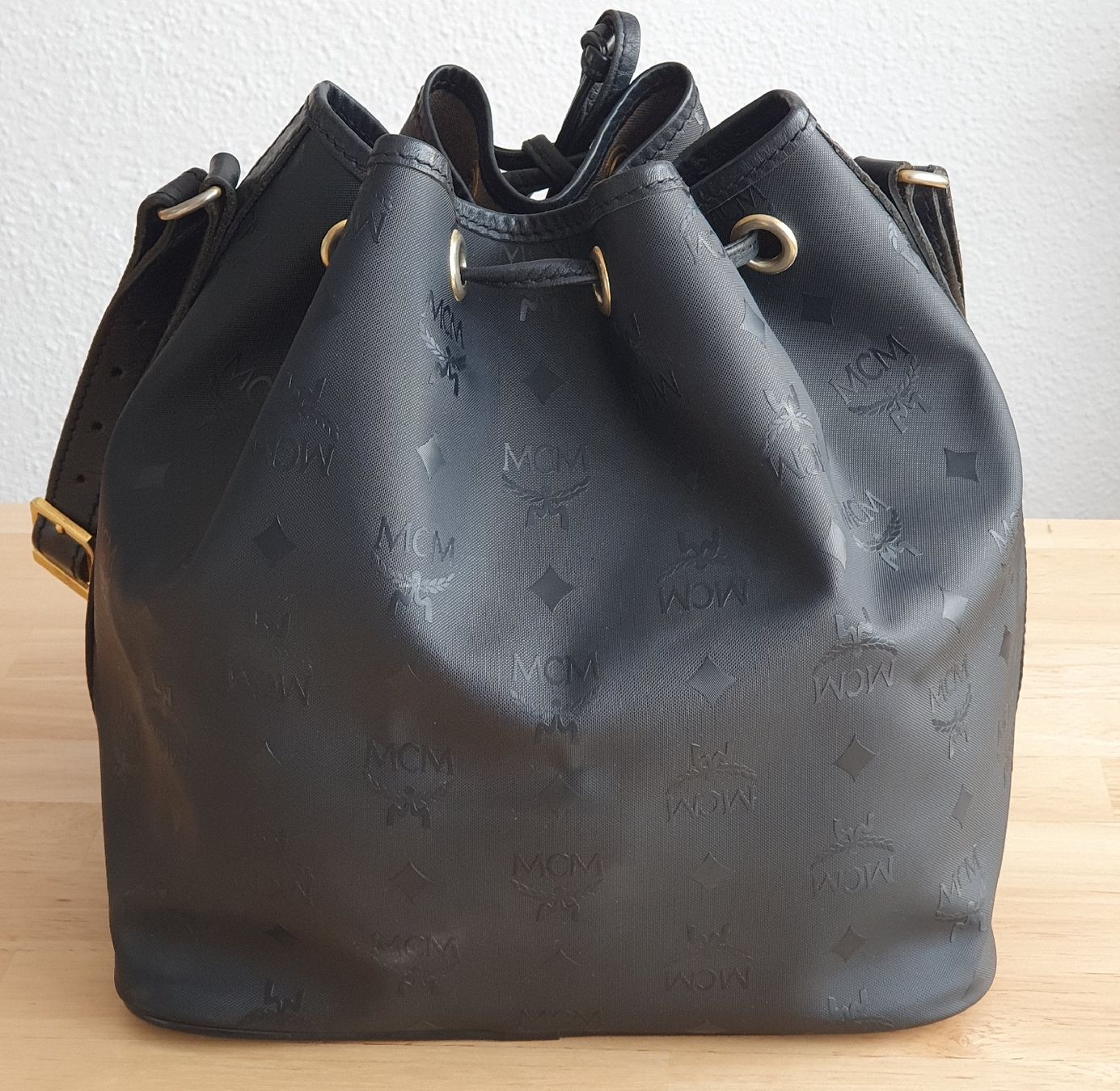 Mcm Taschen für Damen: MCM Beutetasche Vintage Medium Vinyl – Gebraucht aus Niederteufen von Mira_72 2
