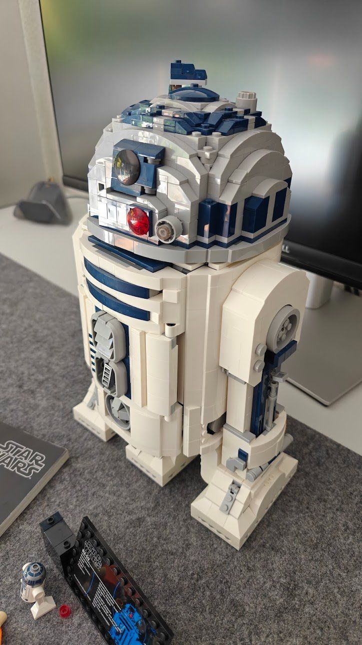 Lego Kit di costruzioni: Lego Star Wars R2-D2 75308 – Usato da Knonau venduto da scaronni 1