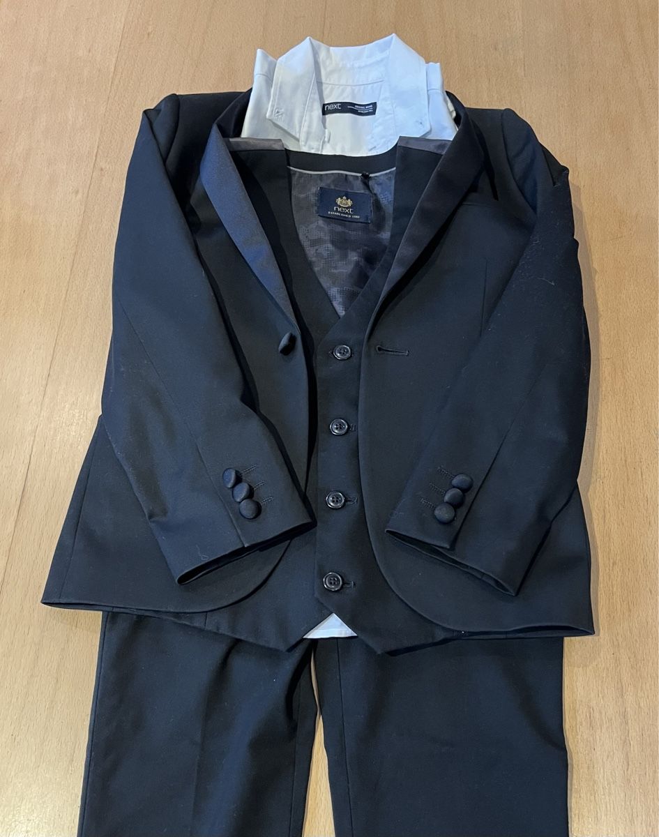 Next Lotti & Set di vestiti: Festliches Kleiderpaket Jungs Grösse 134 – Usato da S. Carlo GR venduto da sassalb 7