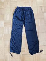 Dunkelgraue Stoffhose mit Metallic-Optik (M/L)