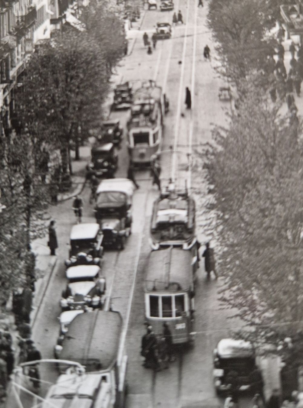 Ansichtskarten: Zürich, Bahnhofstrasse, Trams, diverse Oldtimer – Gebraucht aus Ebikon von Donar50 2