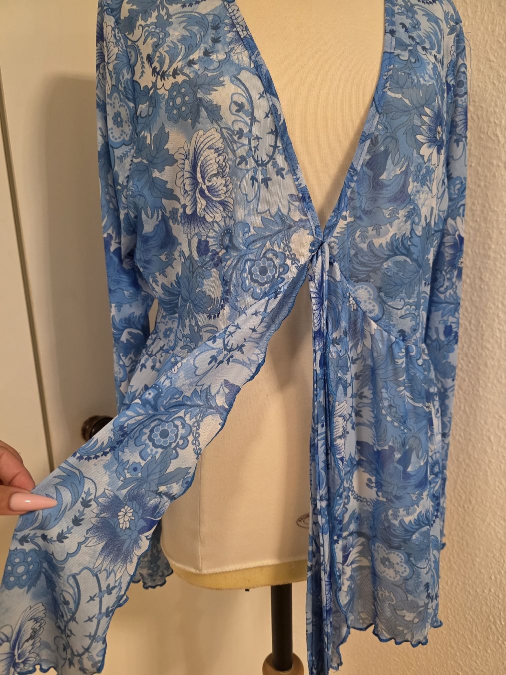 Top: Haut bleu jamais porté - 2XL – Nuovo (secondo la descrizione) da Perly venduto da dayna_46 3