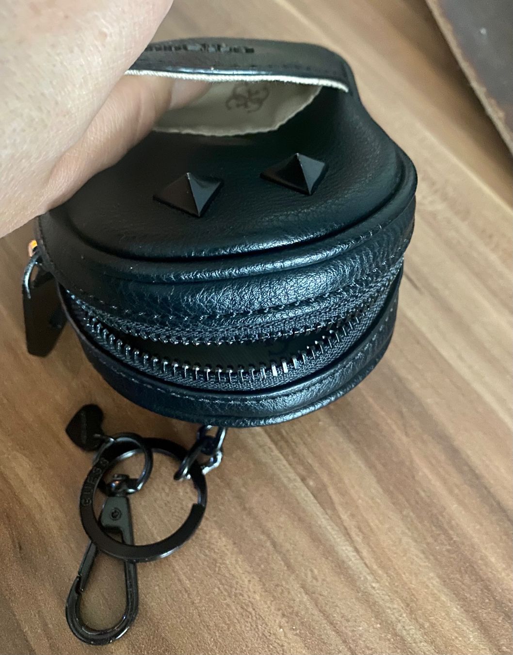Guess Schlüsselanhänger & - bänder: GUESS Tasche / Schlüsseletui / Keyring Schwarz – Neu (gemäss Beschreibung) aus Zürich von NNK28 6