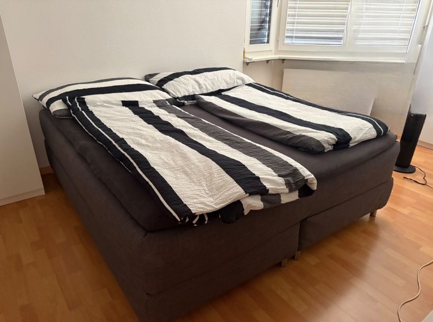 Lits: Boxspringbett – D'occasion à Wangen b. Olten par Fabienne0122