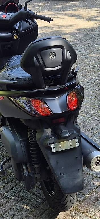 Tutti pezzi di ricambio per scooter: Feux arrière teintés xmax 250/125 – Usato da Avully venduto da Milanex-noir 2