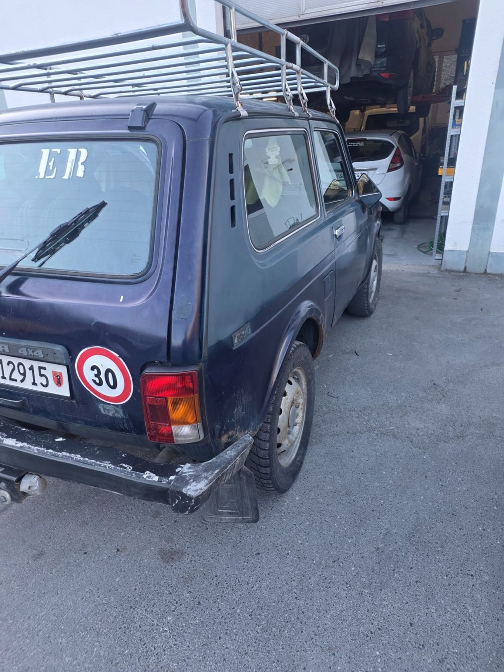 Lada Autos: Lada Niva 30km/h – D'occasion à Hätzingen par Kuh7 1