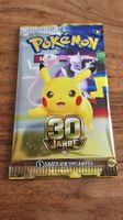 Pokemon 30th Booster Pack mit 5 Karten (+ 1 Pikachu)