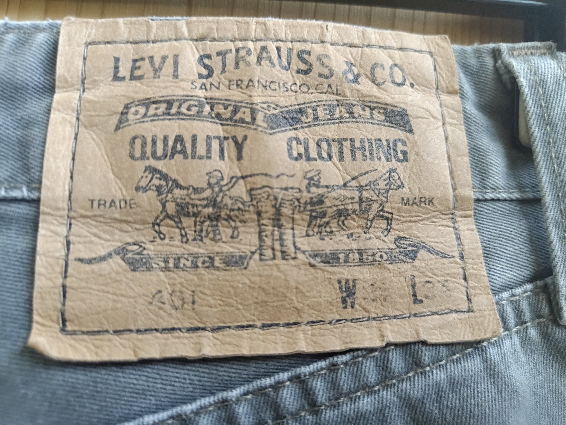 Levi's Jeans: Levi's 401 Jeans grau W31 – Neuf (Voir description) à Wängi par Ladys_First