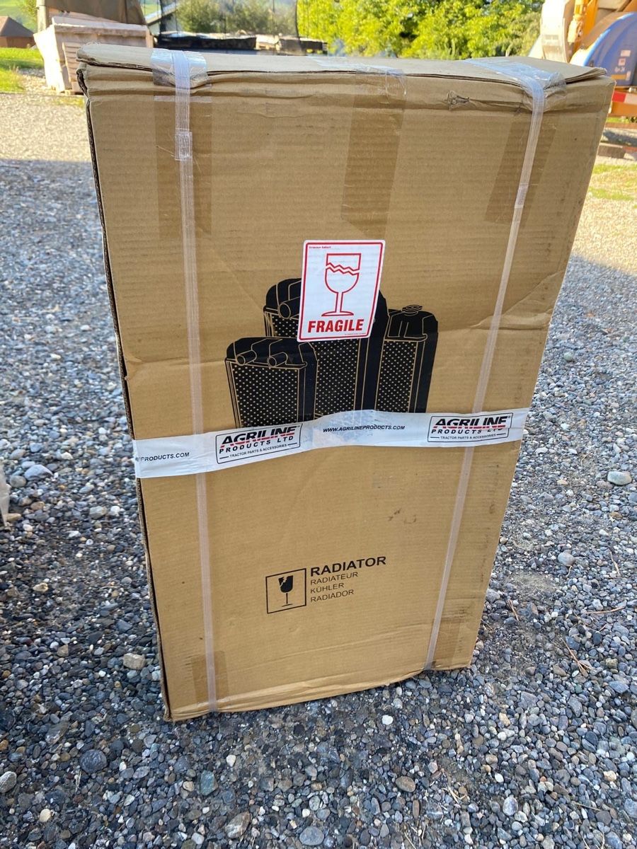 Massey Ferguson Traktoren: Ferguson Kühler – Neu und originalverpackt aus Wichtrach von F.buerki