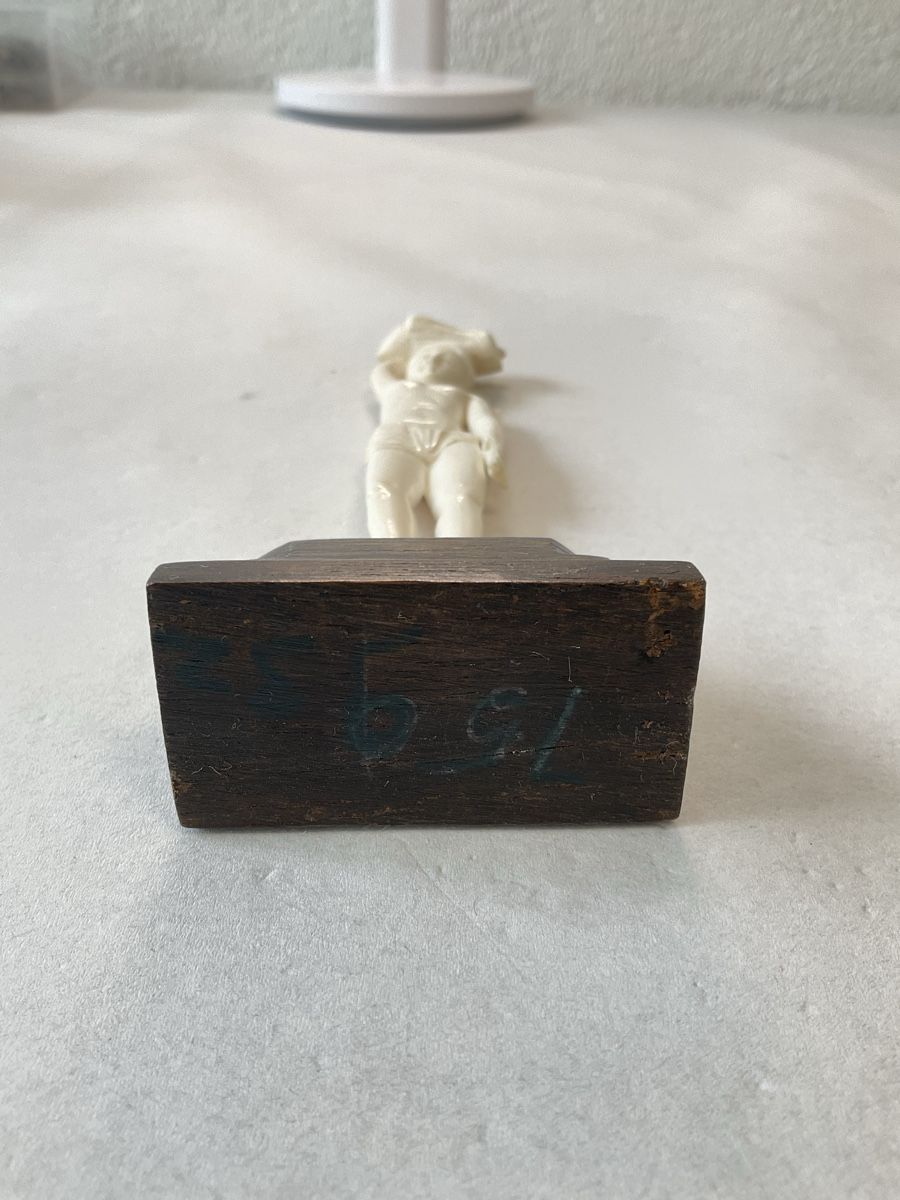 Figuren: Ancienne statuette sculpté  – Gebraucht aus Malleray von Robot12 5
