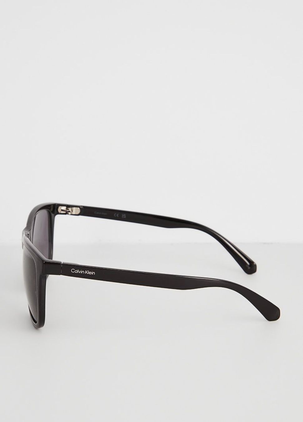 Calvin Klein Occhiali & Lenti: Calvin Klein Sonnenbrille – Nuovo (secondo la descrizione) da Oetwil am See venduto da mii_rbv6 1