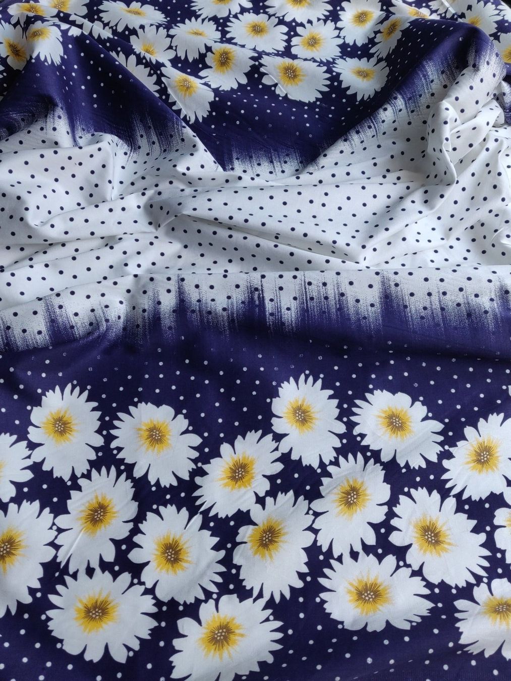 Stoffe: Ital. Baumwolle Popline Elastan 1.70x1.50m Chrysanthemen – Neu (gemäss Beschreibung) aus Lufingen von Voyager7 2