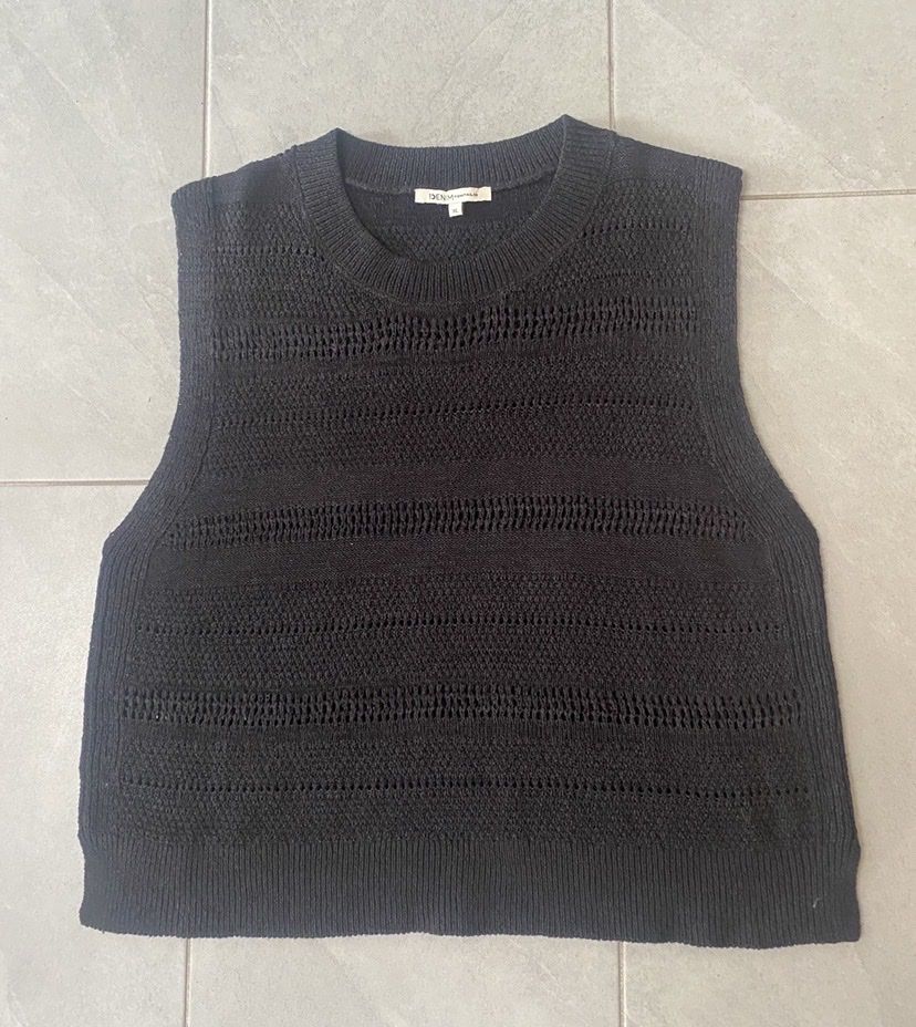 Tom Tailor Tops: Top noir sans manche maille tricot Tom Tailor – Neu (gemäss Beschreibung) aus Granges VS von avm_mj7b
