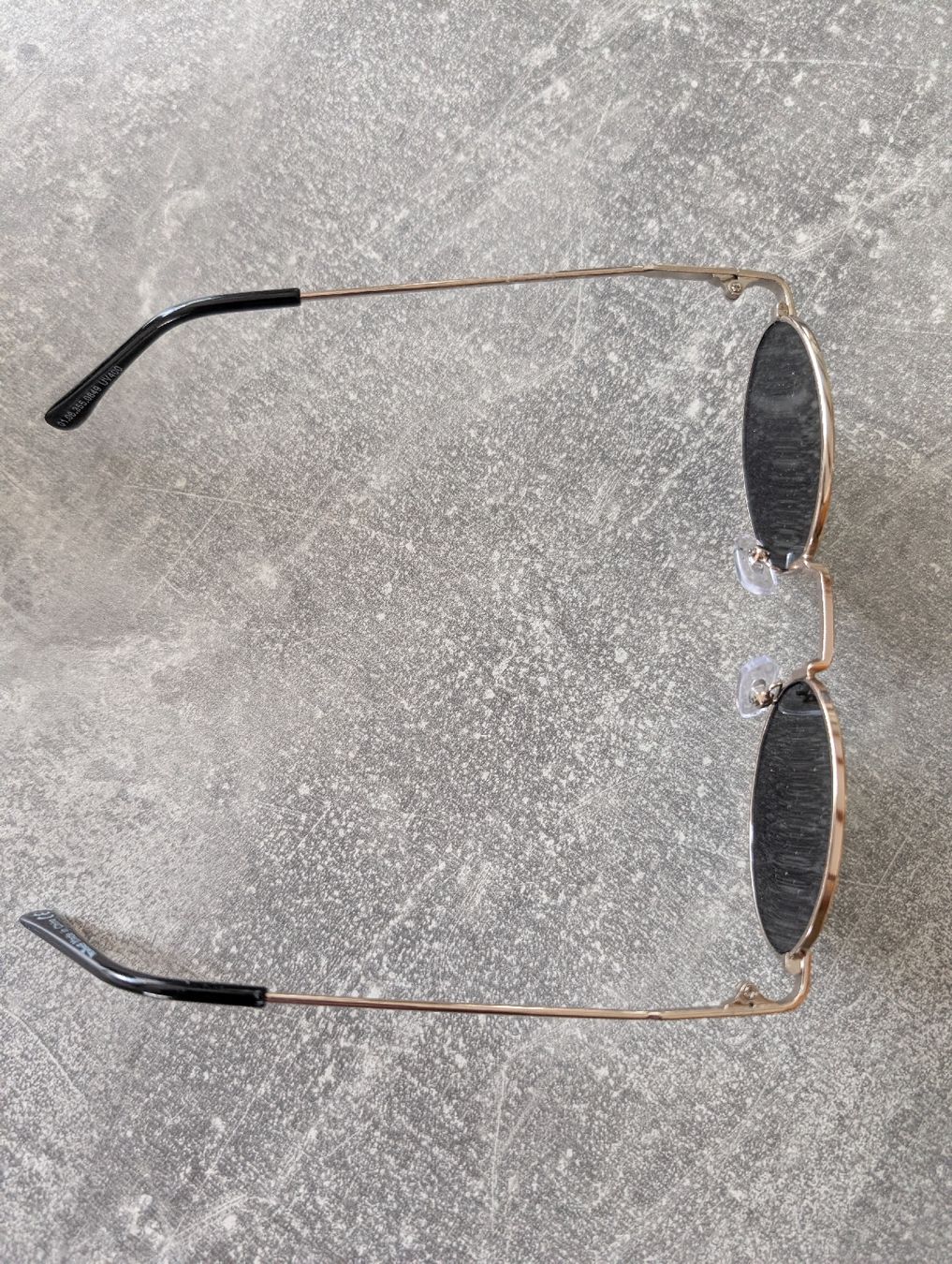 Brillen & Gläser: Sonnenbrille oval goldfarben schwarz  – Neu (gemäss Beschreibung) aus Adelboden von Markusandra 1