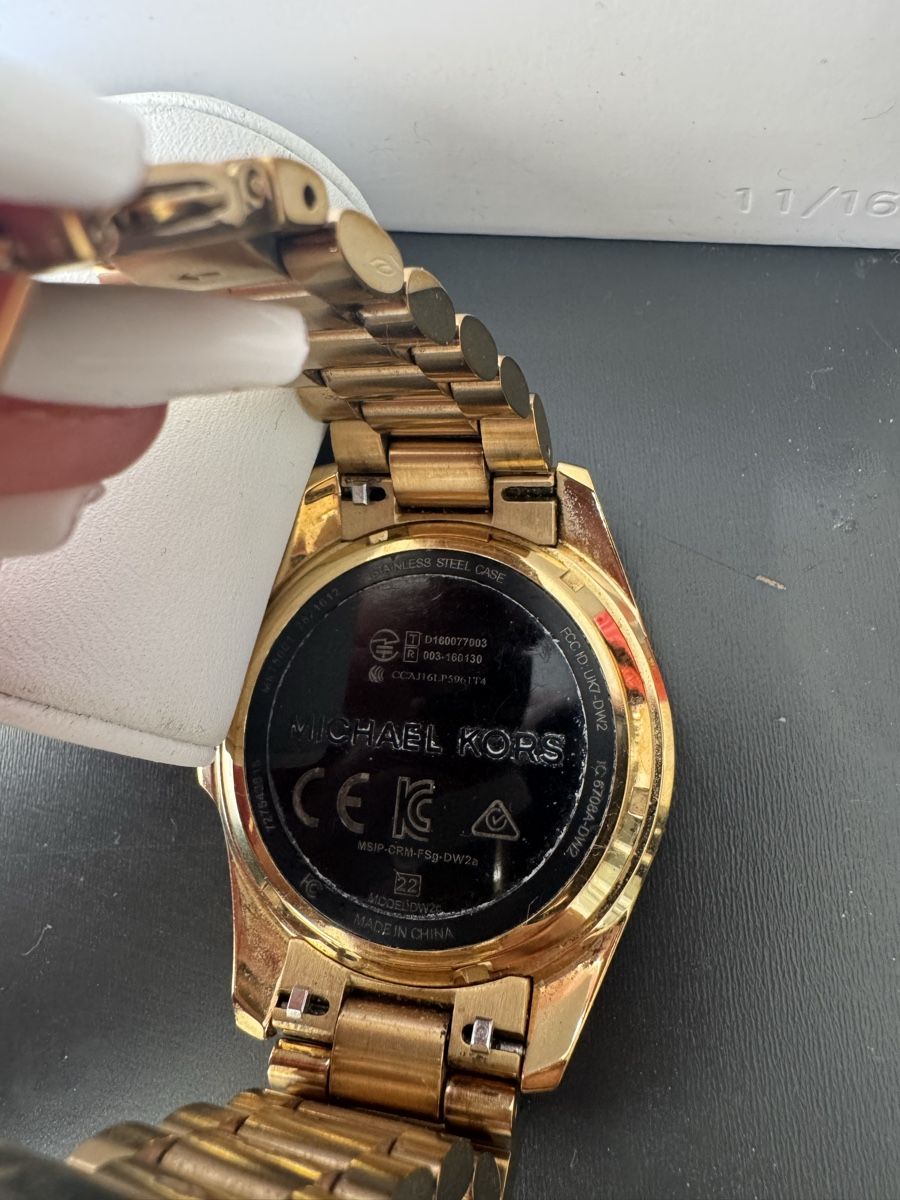Michael Kors Smartwatch: Michael Kors Access Smartwatch goldfarben – Usato da Emmenbrücke venduto da CrazyyHoneyy 1