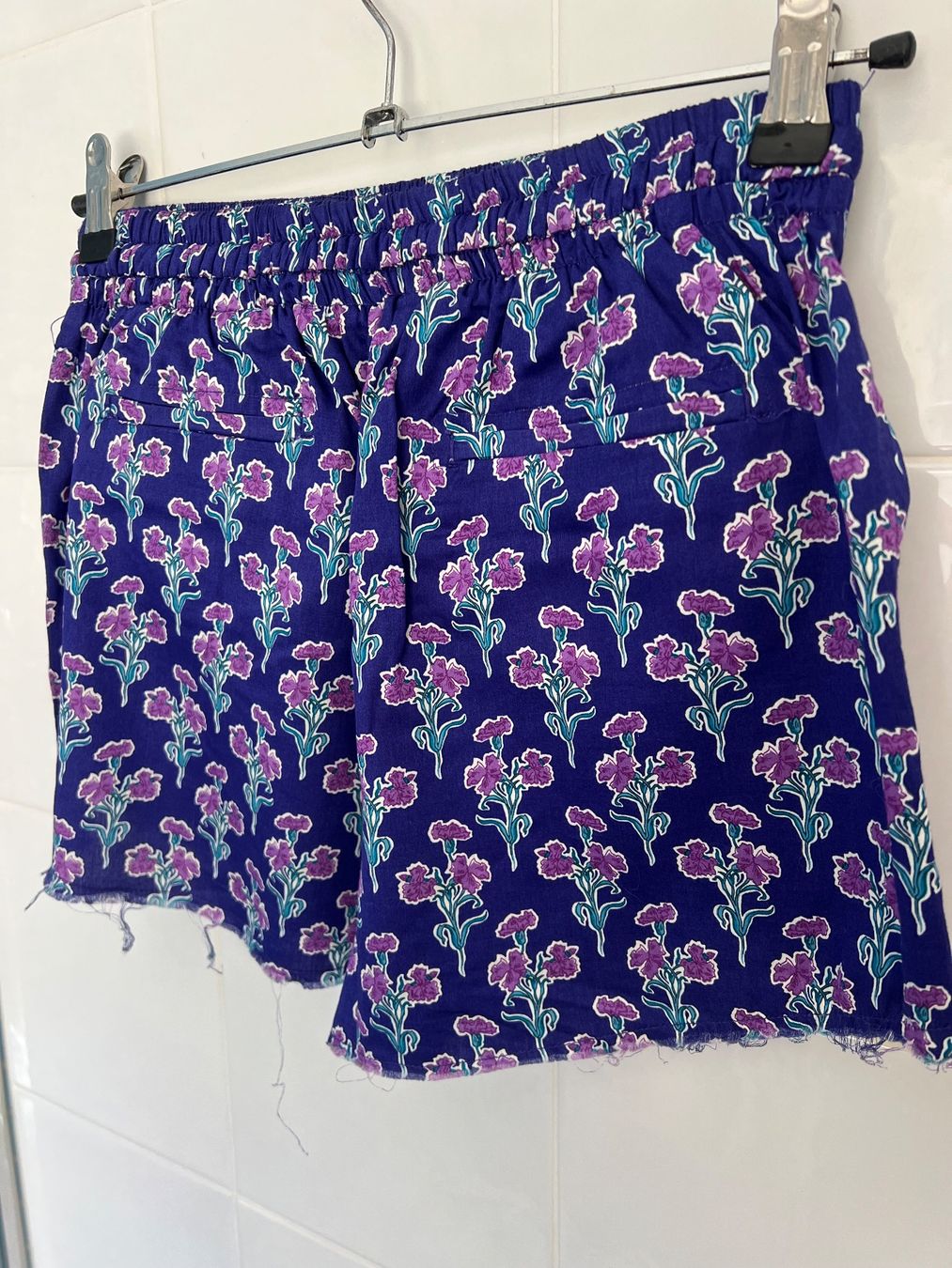 Zara Pantalons: Short von Zara – Neuf (Voir description) à Tagelswangen par fireiceprincess