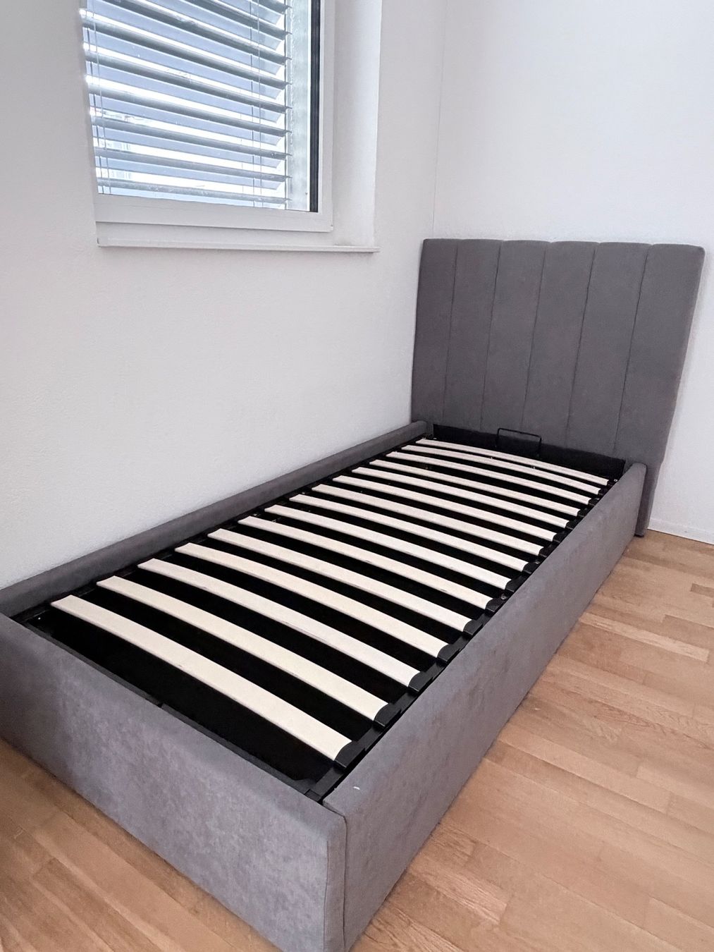 Betten: Einzelbett – Neu (gemäss Beschreibung) aus Zürich von realal 3