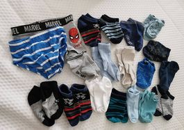 17 Paar Socken Gr. 21-23, 23-26, 2 Unterhosen 