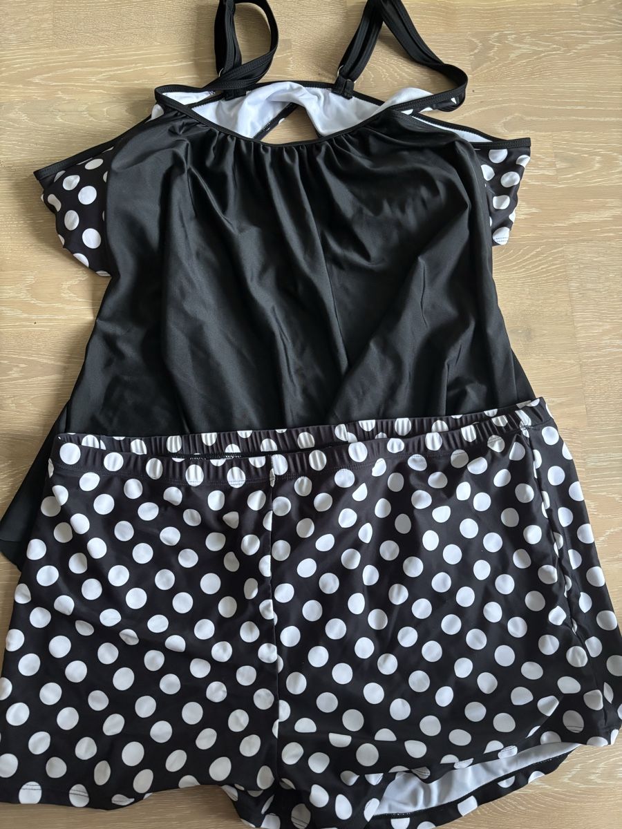 Badekleider & Bikinis: Tankini mit Tupfen 5XL – Neu (gemäss Beschreibung) aus Wald AR von bertli00