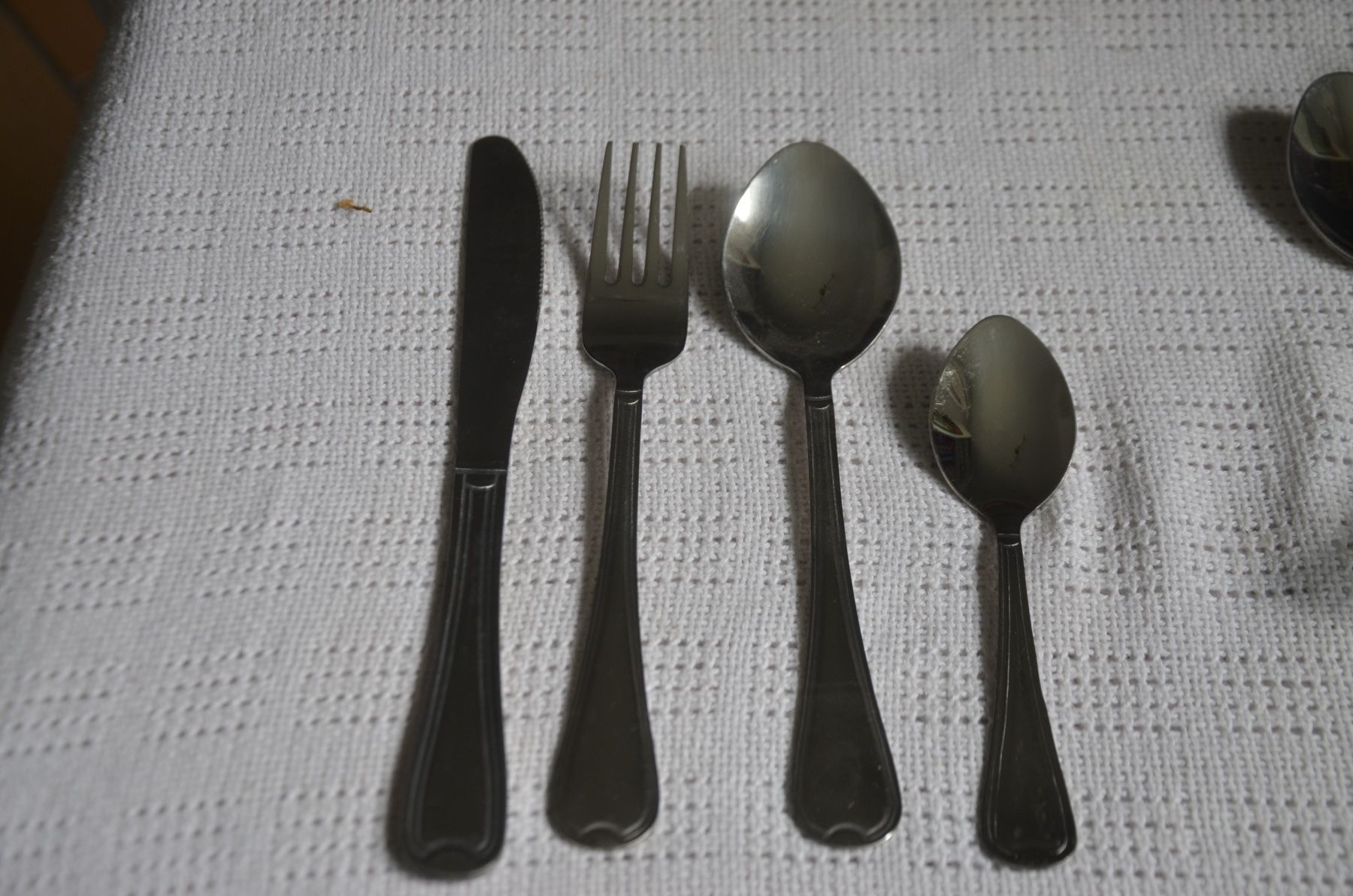 Set di posate: BESTECK FUR 4 NEU – Nuovo e nell'imballaggio originale da Chiasso venduto da Dolly015 1