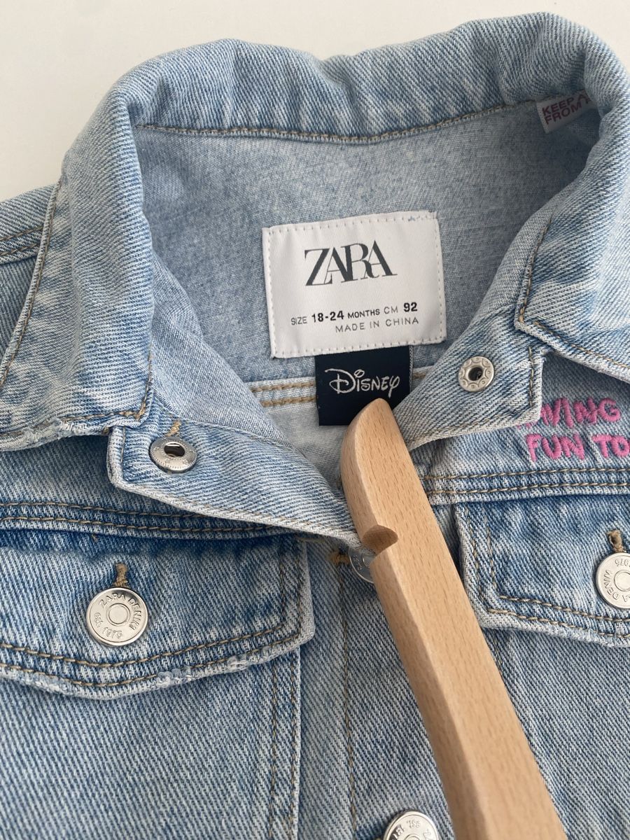 Zara Giacche & Cappotti: Jeansjacke von Zara mit Minnie-Mouse-Aufdruck Gr.92 – Usato da WEINFELDEN venduto da marygloss 2