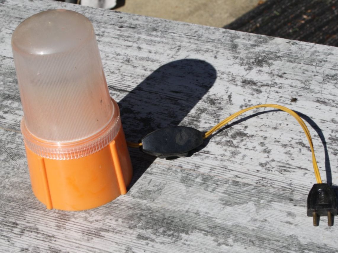 Lampade: VINTAGE CAMPINGLATERNE CAMPING LAMPE – Usato da Wauwil venduto da Pneuedy