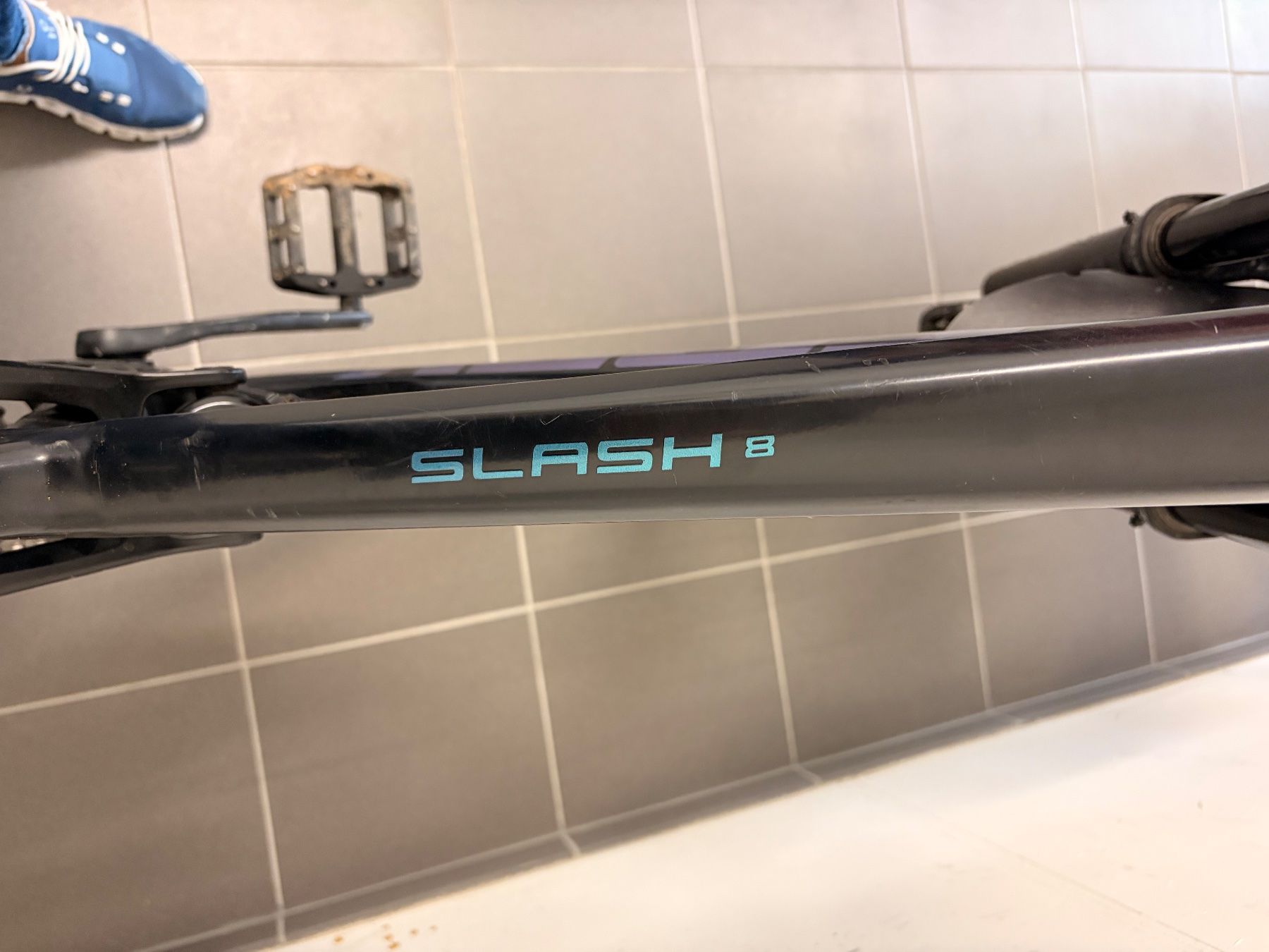 Trek Velos: Trek Slash 8 - fully MTB – Gebraucht aus Immensee von stoelzal1980 3