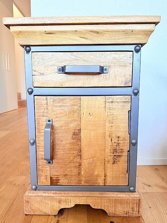 Cassettiere: Sideboard & Commode mit Massive Mangoholz-Korpus – Usato da Arth venduto da tar_s2dz 1