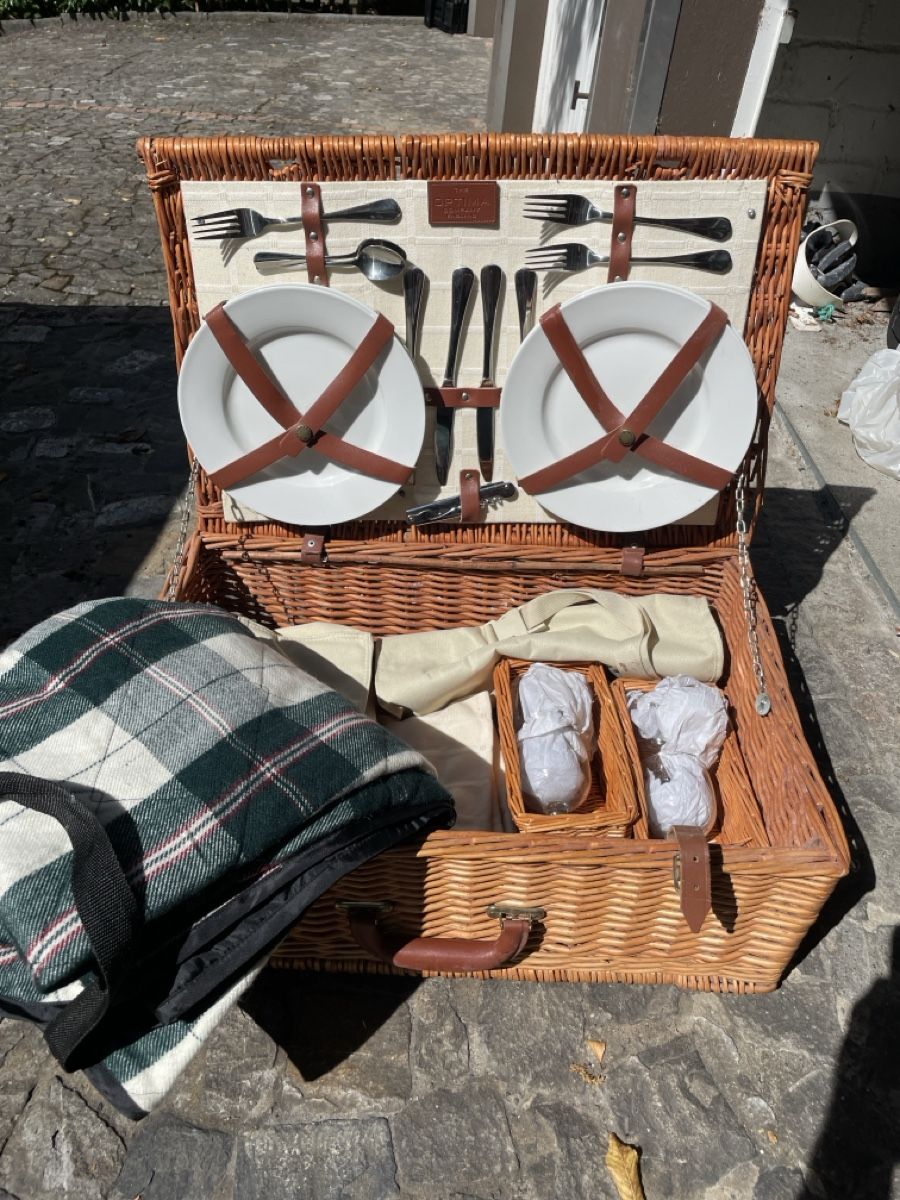 Services de table: Picknickkoffer – Neuf (Voir description) à Thun par Villawisteria 1