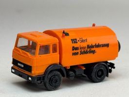 VE1-Herpa Iveco Kehrmaschine orange