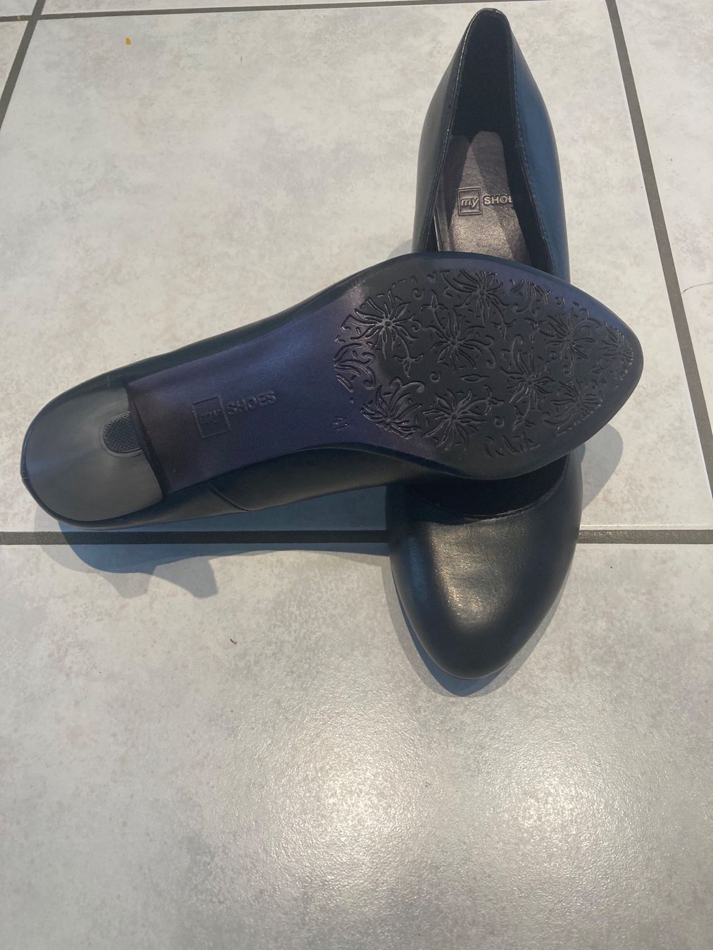 Damenschuhe: Schwarze Pumps von My Shoes, Grösse 41 kaum getragen – Gebraucht aus Menziken von Ale.burri 1