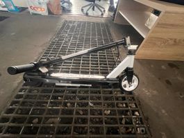 Verkaufe einen E-Scooter FLOW (E-FLOW) von Gonser.