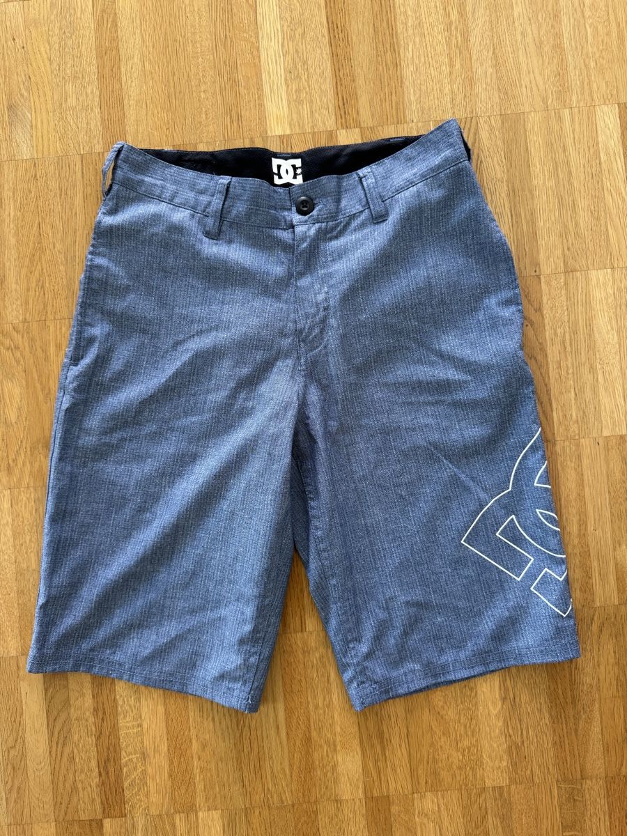 Pantaloni: Pantaloncino blu – Usato da Basel venduto da ser_qy29