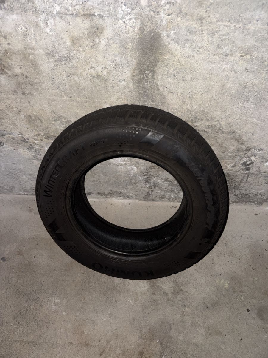 Kumho Pneumatici & Ruote complete: Winterreifen 185/65 R14 – Usato da Bremgarten b. Bern venduto da Claudio47