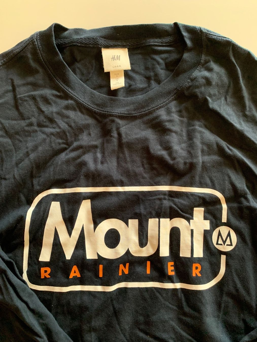 T-shirt: T shirt Mount Rainer – Usato da Chexbres venduto da doe_xns6 1