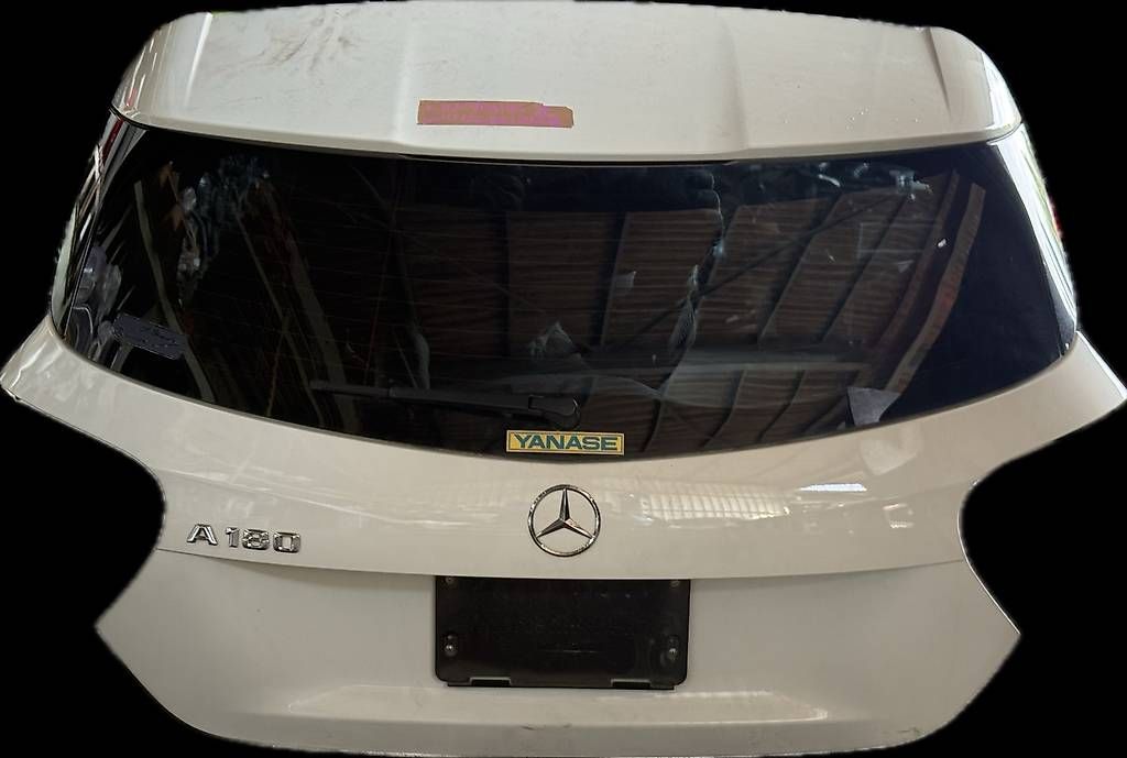 Toutes les pièces auto: Mercedes A-Klasse 2012 - 2018 Heckklappe – D'occasion à Safenwil par Optimec_GmbH