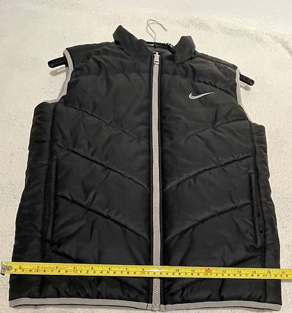 Schwarze / grüne Nike Sportjacke Vintage 2011 | 425218-010