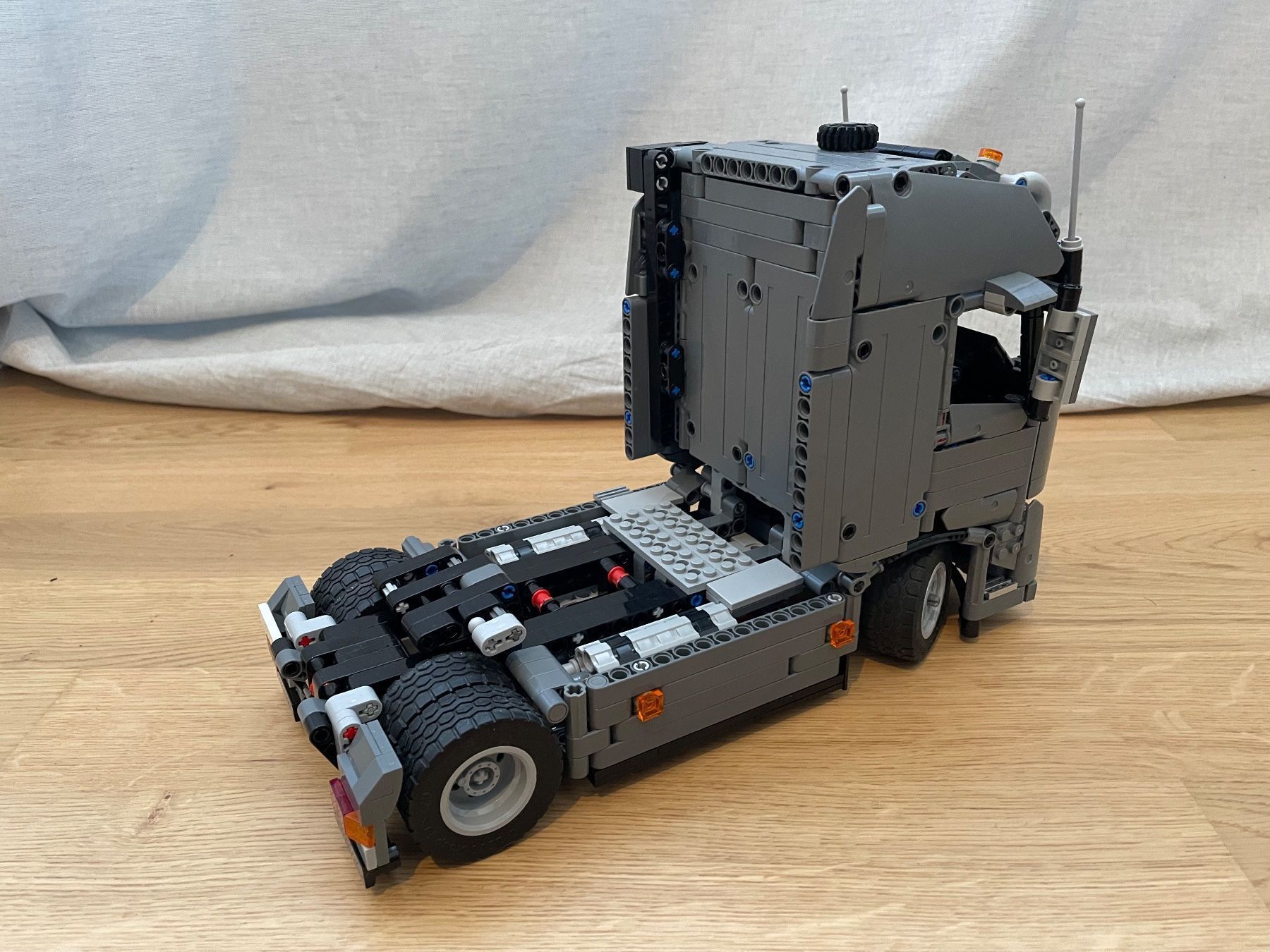 Lego Kit di costruzioni: Lego Technic - Volvo Lastwagen – Nuovo (secondo la descrizione) da Salmsach venduto da ram82 1