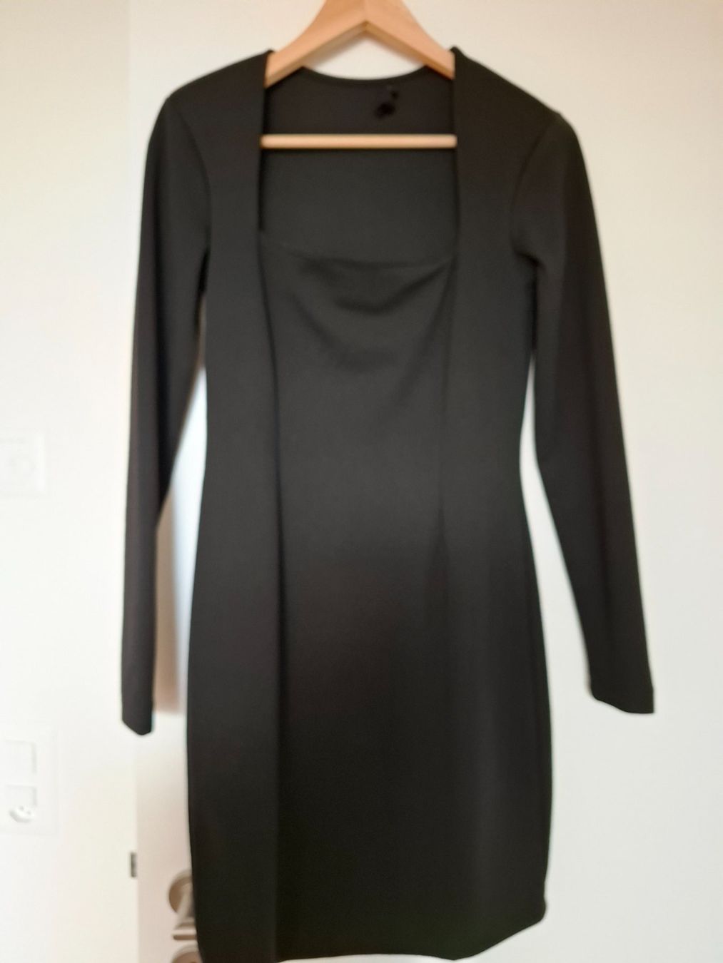 Vestiti: Petite robe noir – Nuovo (secondo la descrizione) da Biel/Bienne venduto da nad_rm72