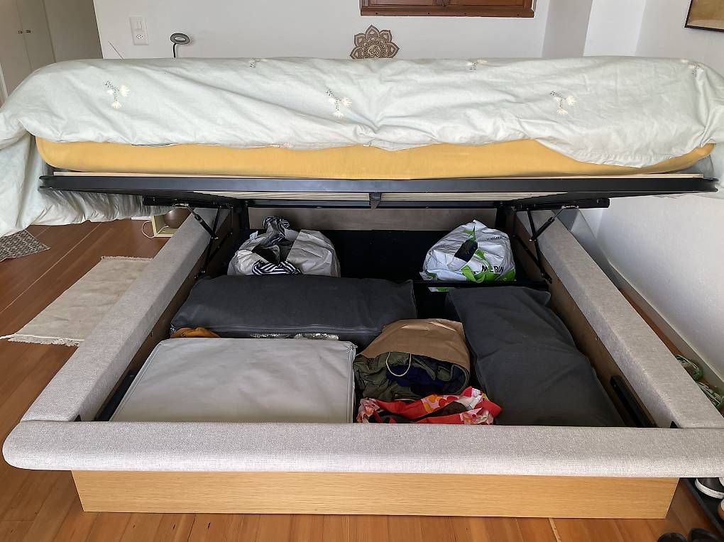Letti: Lit sommier avec coffre et matelas – Usato da Nyon venduto da Consmaggy 1