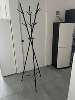 Garderobe- oder Kleiderständer