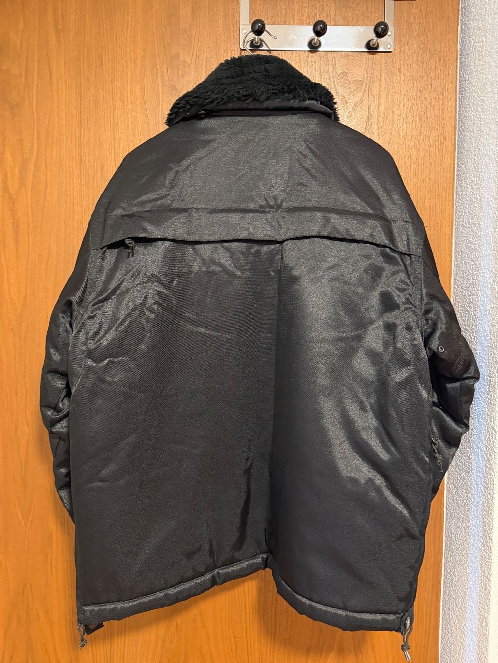 Schott Giacche: Schott Winterjacke mit Fellkragen – Usato da Kloten venduto da Sadushk 1