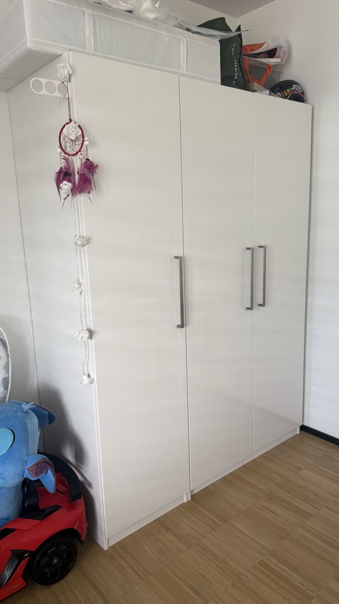 Armadi: IKEA Kleiderschrank – Usato da Schlieren venduto da J.C.S