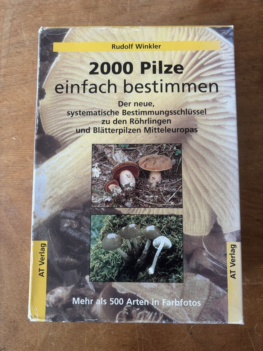 Libri: Winkler. 2000 Pilze einfach bestimmen – Usato da Zürich venduto da WWehrle
