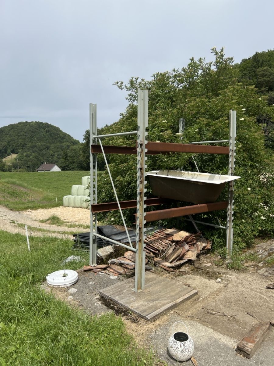 Scaffali: Selbstgebautes Palletenregal – Usato da Eptingen venduto da ritterfarms