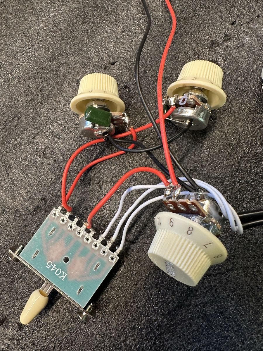 Strumenti musicali: Stratocaster Pickup Set mit Elektronik gebraucht – Usato da Tschierv venduto da Screamingwolfguitars 2
