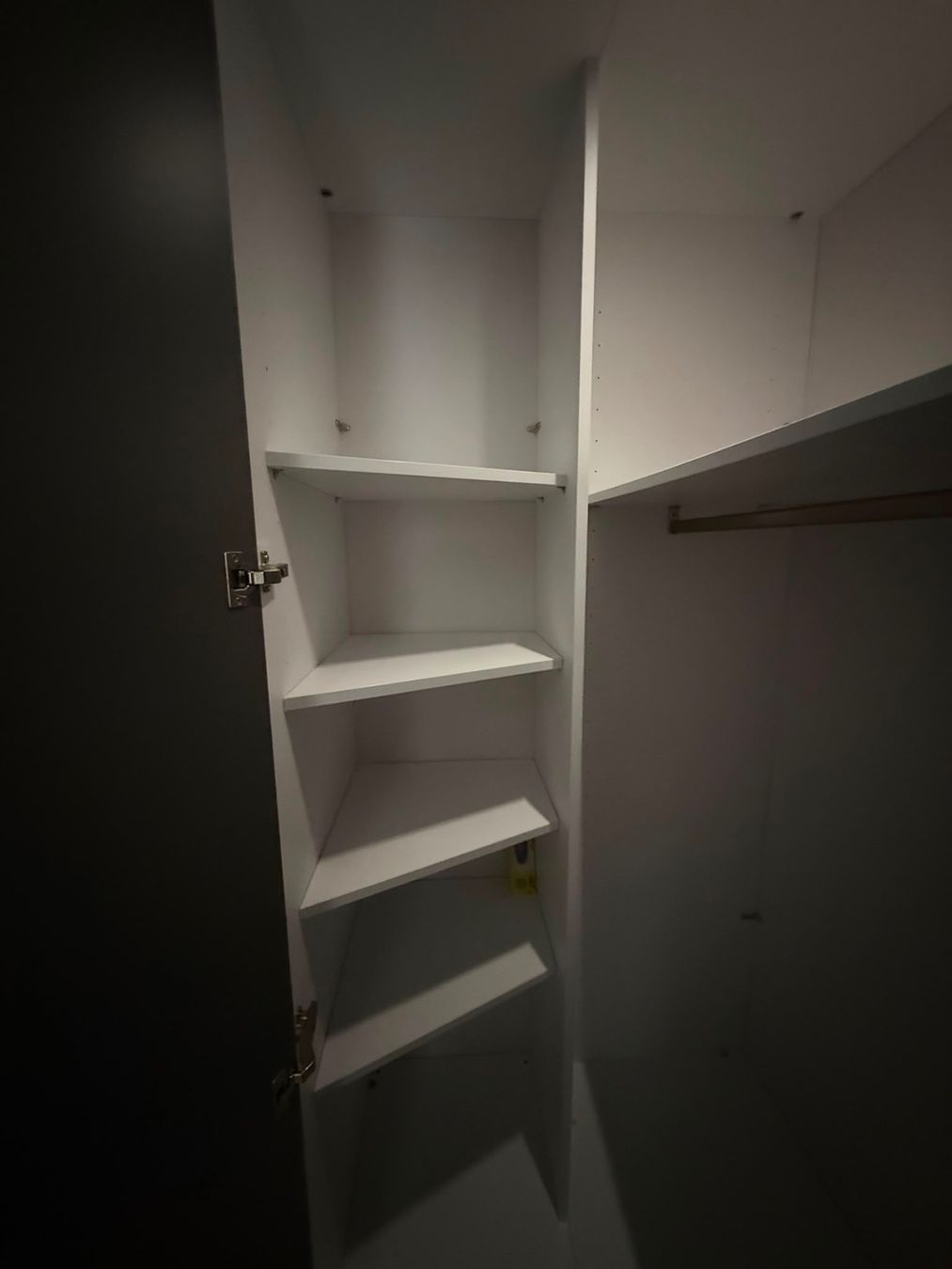 Schränke: Jugendzimmer LOOP Eckschrank / Eck-Kleiderschrank anthrazit – Gebraucht aus Unterkulm von Magoo16876 6